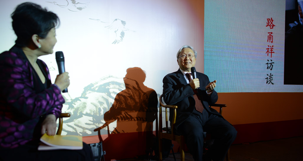 科普類獲獎(jiǎng)圖書(shū)作者路甬祥接受主持人現(xiàn)場(chǎng)采訪