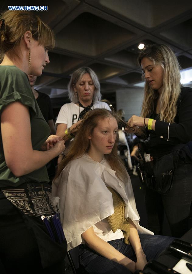 BRITAIN-LONDON-FASHION WEEK-ROLAND MOURET-BACKSTAGE
