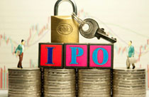 鼓勵持股滿三年的原有股東將部分老股向投資者轉(zhuǎn)讓，轉(zhuǎn)讓后，公司實際控制人不得發(fā)生變更。

 　　嘉實財富管理有限公司財富管理總監(jiān)吳妙娟：老股轉(zhuǎn)讓也是一個亮點，而不是像以前僅僅是發(fā)行新股。對股價做出穩(wěn)定的要求，對中小投資者利益有比較好的保護(hù)作用。