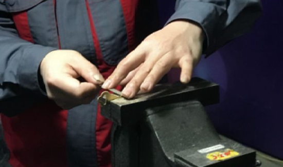 徒手配鑰匙、冰火焊鋼管&hellip;&hellip;這些航天工匠們的超群技藝令人嘆服！