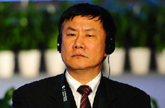 發(fā)改委學(xué)術(shù)委員會(huì)秘書(shū)長(zhǎng)張燕生