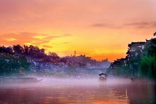 鳳凰古城　誰的城？