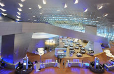 會場內(nèi)部緊張籌備