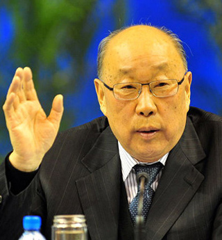 萬隆：&ldquo;小豬吃大豬操盤者&rdquo;