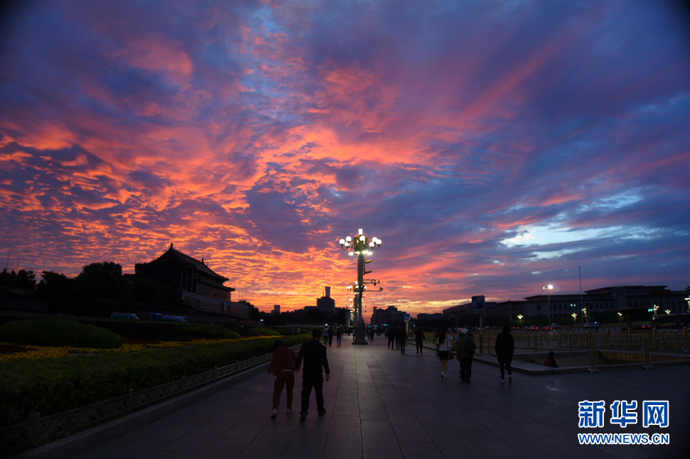 美哉，天安門！