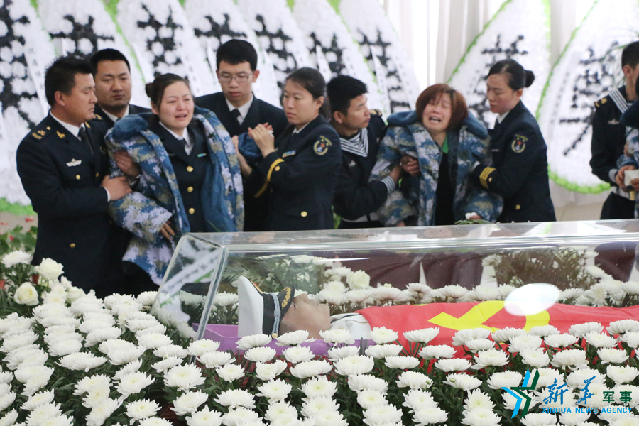 &uarr;資料圖片：張超烈士遺體告別儀式現(xiàn)場(chǎng)。