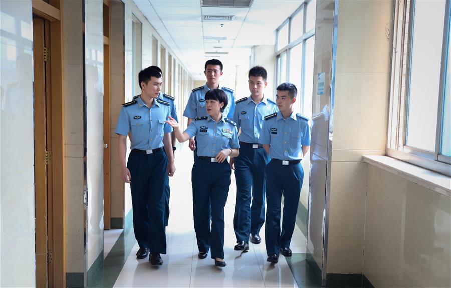 （圖文互動(dòng)）（3）&ldquo;白衣戰(zhàn)士&rdquo;在沖鋒&mdash;&mdash;記&ldquo;最美新時(shí)代革命軍人&rdquo;仲月霞