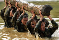 武警8731部隊瞄準(zhǔn)實戰(zhàn)抓訓(xùn)練