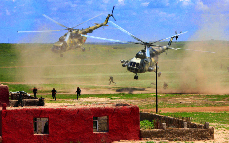 查春明作品：和平使命&mdash;2009&rdquo;中俄聯(lián)合反恐軍事演習實兵演練