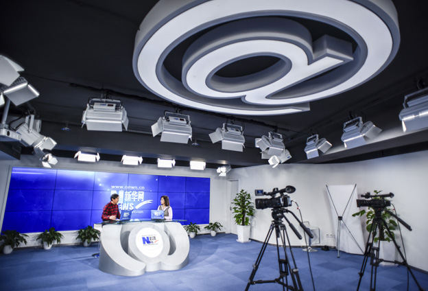 我熱愛公益，希望在這方面做出自己的貢獻。我會用我的畫作支援貧困的學生，支援患病的兒童，獻出我的愛心。