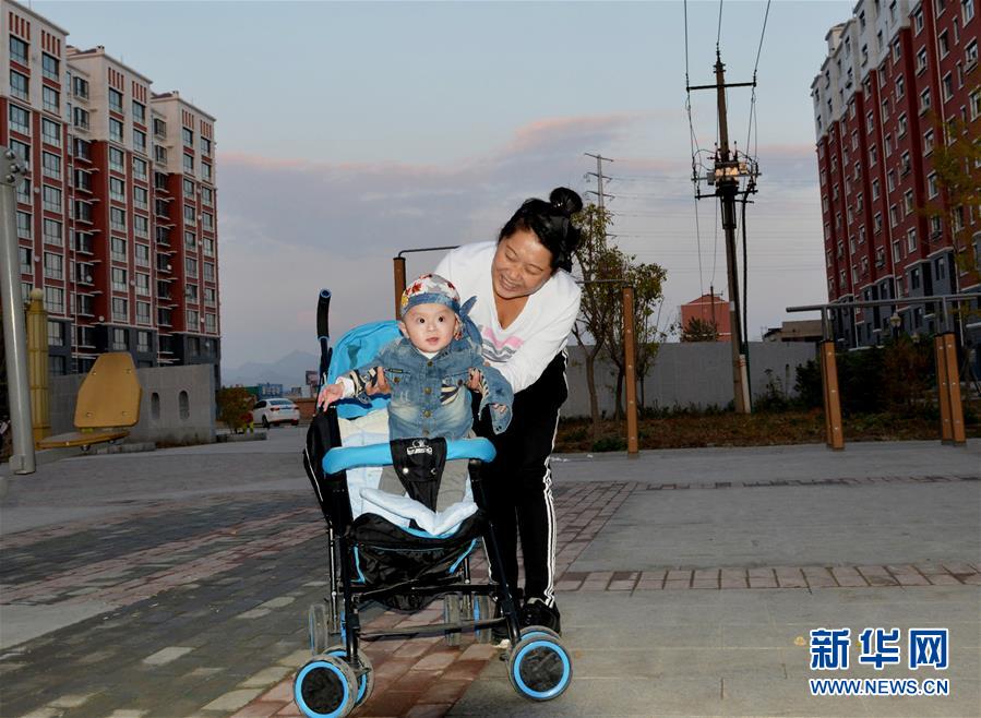 (十九大時光·圖文互動)(3)民生美景令人憧憬 美好生活召喚奮斗——來自基層蹲點現(xiàn)場的報道