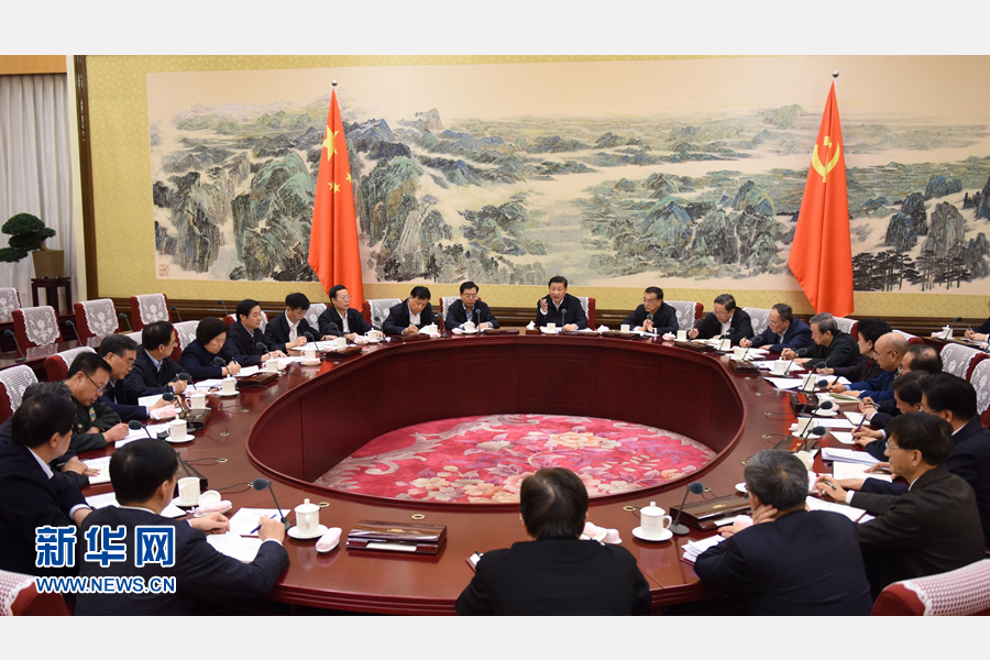 12月28日至29日，中共中央政治局召開專題民主生活會，對照檢查踐行&ldquo;三嚴(yán)三實(shí)&rdquo;情況，討論研究加強(qiáng)黨風(fēng)廉政建設(shè)措施。中共中央總書記習(xí)近平主持會議并發(fā)表重要講話。新華社記者 李學(xué)仁 攝 