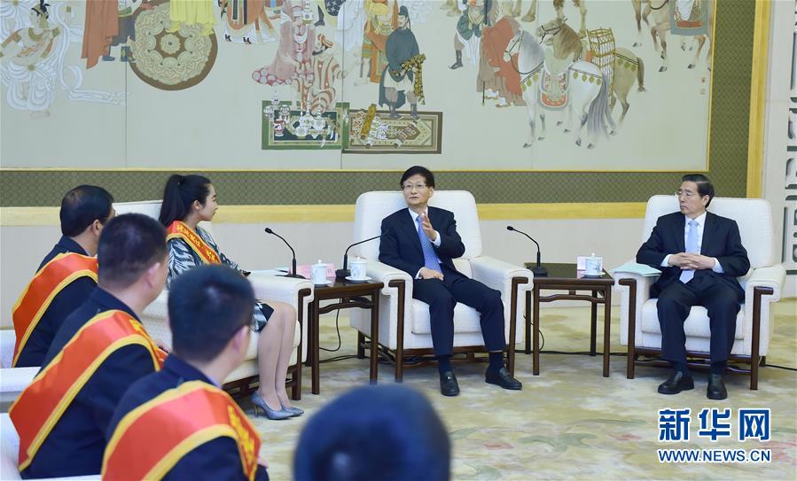 （XHDW）孟建柱會(huì)見(jiàn)買買提江&middot;托乎尼牙孜同志先進(jìn)事跡報(bào)告團(tuán)