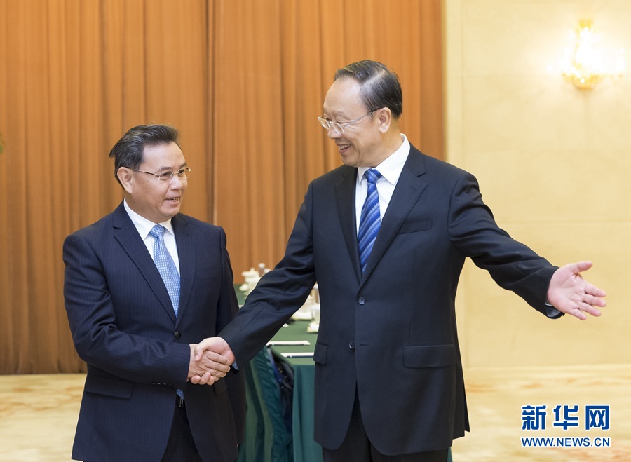 10月12日，中共中央書記處書記、全國政協(xié)副主席杜青林在北京會見來華訪問并出席&ldquo;2016中國共產(chǎn)黨與世界對話會&rdquo;的老撾人革黨中央政治局委員、建國陣線中央主席賽頌蓬&middot;豐威漢率領(lǐng)的老撾人革黨代表團(tuán)?！⌒氯A社記者丁海濤攝