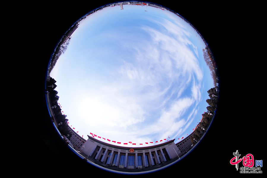  人民大會堂、天安門廣場、人民英雄紀(jì)念碑外部全景。中國網(wǎng) 鄭亮攝