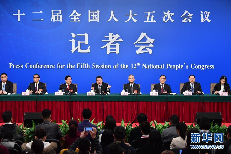 （兩會(huì)）（1）全國(guó)人大教科文衛(wèi)委主任委員柳斌杰等就&ldquo;人大監(jiān)督工作&rdquo;答記者問