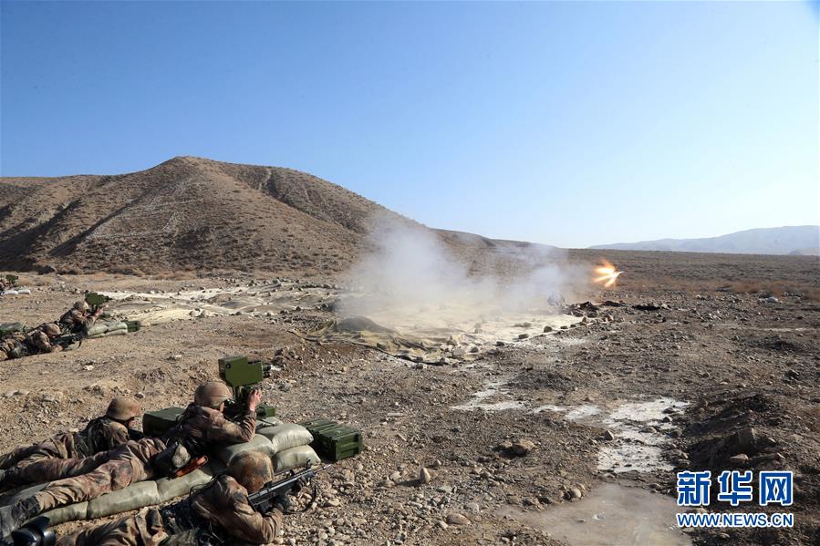 （新華全媒頭條&middot;圖文互動）（2）備戰(zhàn)踏上新起點(diǎn)，練兵展現(xiàn)新氣象&mdash;&mdash;2018中國軍隊新年開訓(xùn)全景大掃描