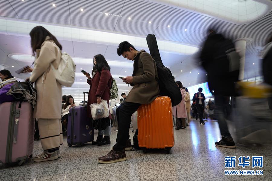 （社會(huì)）（2）受降雪天氣影響 長(zhǎng)三角鐵路多趟列車(chē)晚點(diǎn)