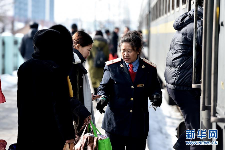 （社會(huì)）（2）呂梁山上的&ldquo;慢火車&rdquo;