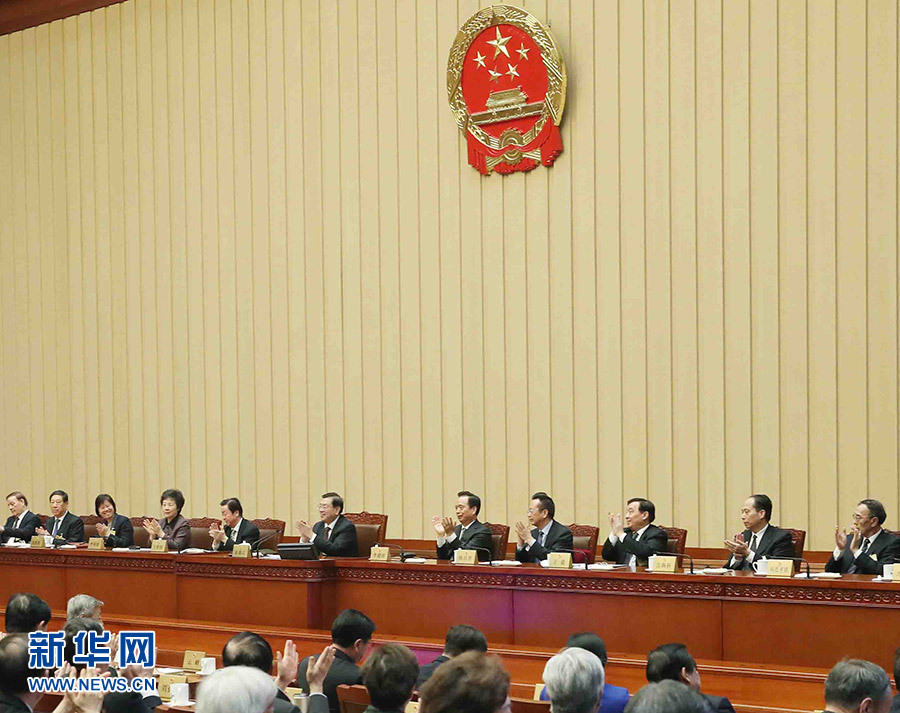 2月24日，全國(guó)人大常委會(huì)委員長(zhǎng)張德江在北京主持十二屆全國(guó)人大常委會(huì)第三十三次會(huì)議閉幕會(huì)。在會(huì)議完成各項(xiàng)表決事項(xiàng)后，張德江發(fā)表講話。新華社記者 劉衛(wèi)兵 攝