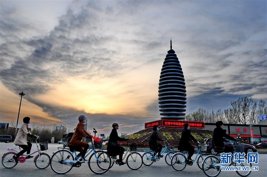 （新華全媒頭條&middot;圖文互動）（1）奮進(jìn)新時代　建設(shè)雄安城&mdash;&mdash;以習(xí)近平同志為核心的黨中央謀劃指導(dǎo)《河北雄安新區(qū)規(guī)劃綱要》編制紀(jì)實