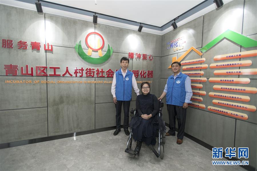 （新華全媒頭條&middot;圖文互動(dòng)）（7）情系人民 心牽創(chuàng)新&mdash;&mdash;習(xí)近平總書(shū)記考察湖北回訪記