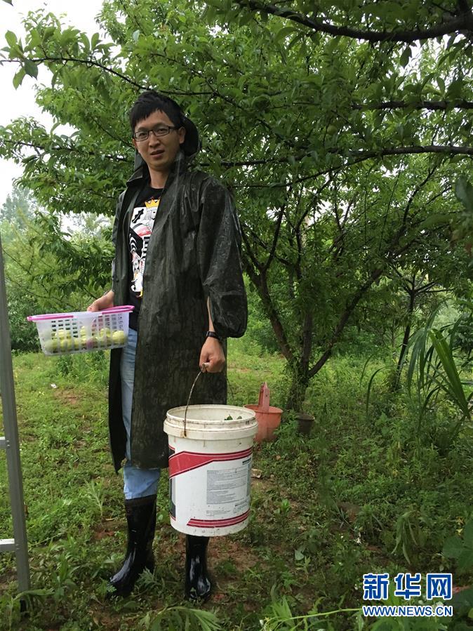 （新時(shí)代奮斗者&middot;圖文互動(dòng)）（3）創(chuàng)業(yè)青年鄭紹方：為山鄉(xiāng)振興添上互聯(lián)網(wǎng)&ldquo;翅膀&rdquo;