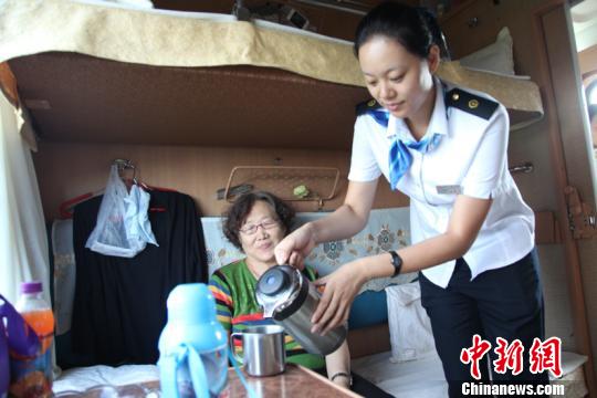 中國(guó)最北鐵路&ldquo;端午&rdquo;小長(zhǎng)假運(yùn)送旅客144萬(wàn)人次