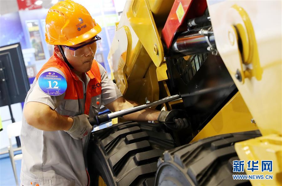 （新華全媒頭條&middot;圖文互動）（8）上下合力，聚力破障，開辟&ldquo;大國工匠&rdquo;建設(shè)新格局