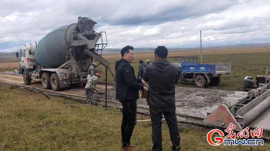 【脫貧攻堅(jiān)在行動(dòng)】打通致富路，牧民笑開(kāi)顏&mdash;&mdash;青海省澤庫(kù)縣&ldquo;第一書(shū)記&rdquo;張文杰扶貧故事