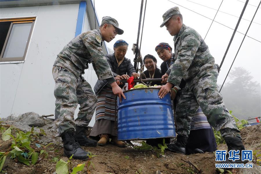 （圖文互動(dòng)）（2）特寫：&ldquo;八一&rdquo;禮物，飛向云端哨所