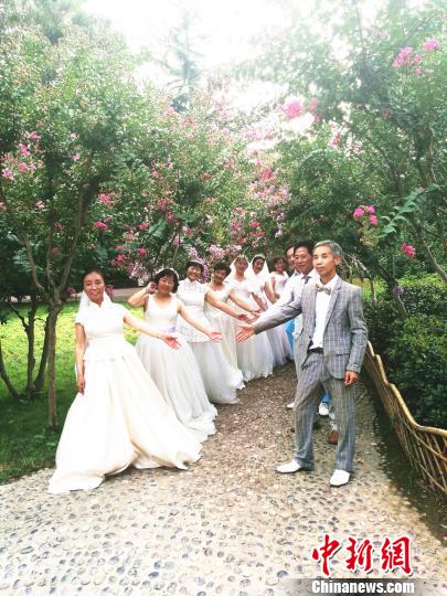 我以白紗配你白發(fā)鄭州10對(duì)老人拍婚紗照過(guò)&ldquo;七夕&rdquo;