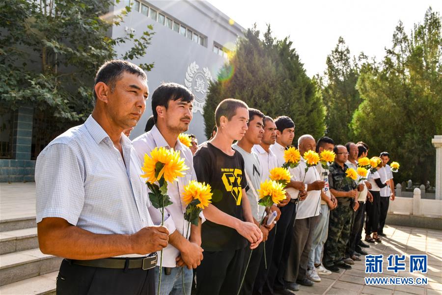 （新華全媒頭條&middot;誠信建設(shè)萬里行&middot;圖文互動(dòng)）（4）一諾動(dòng)昆侖&mdash;&mdash;父子半世紀(jì)接力為英雄守靈