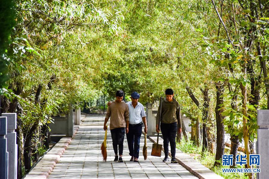 （新華全媒頭條&middot;誠信建設(shè)萬里行&middot;圖文互動(dòng)）（6）一諾動(dòng)昆侖&mdash;&mdash;父子半世紀(jì)接力為英雄守靈