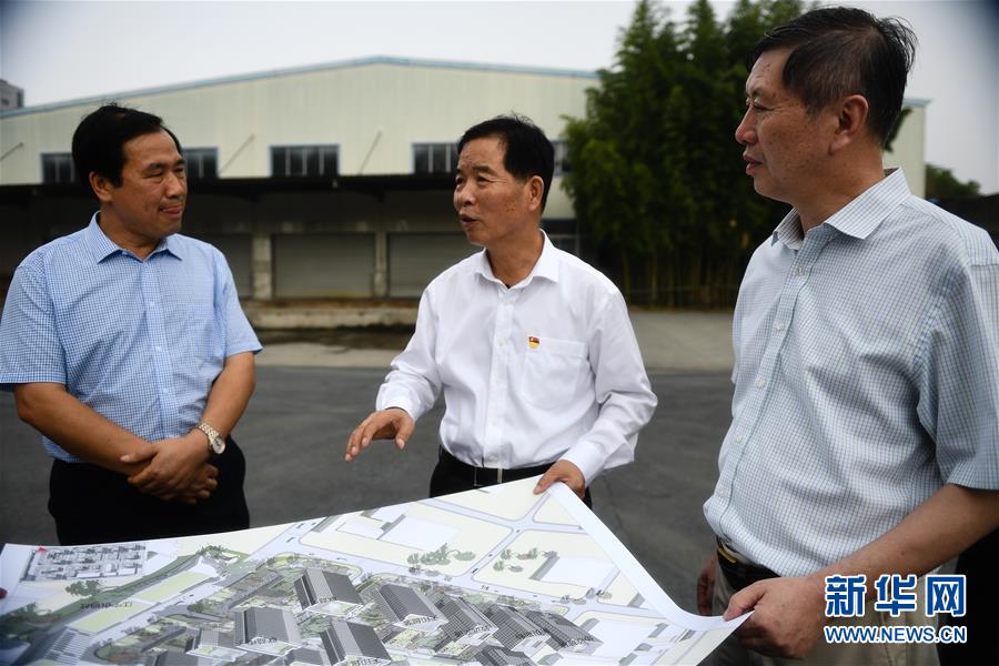 （新時代擔(dān)當(dāng)作為典型風(fēng)采&middot;圖文互動）（1）李世貴：做群眾需要的&ldquo;鐵肩膀&rdquo;