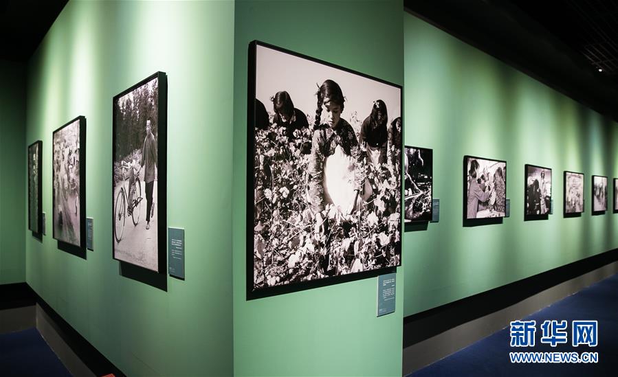 （新華網(wǎng)）（2）&ldquo;國家相冊 致敬歷史&mdash;&mdash;新華社中國照片檔案館典藏展&rdquo;在首都博物館開展