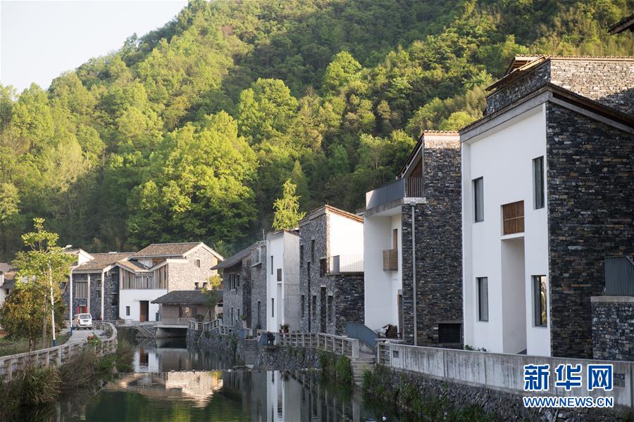 （新華全媒頭條&middot;圖文互動）（2）希望灑在金色田野&mdash;&mdash;寫在鄉(xiāng)村振興戰(zhàn)略實(shí)施一周年之際