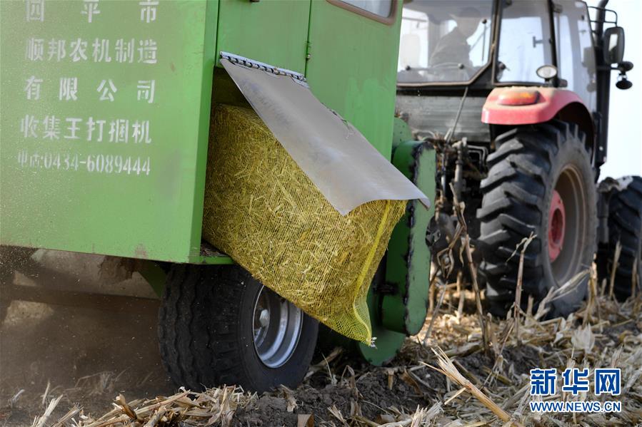 （在習(xí)近平新時代中國特色社會主義思想指引下&mdash;&mdash;新時代新氣象新作為&middot;鄉(xiāng)村振興戰(zhàn)略&middot;圖文互動）（3）&ldquo;與其放火，不如打包&rdquo;&mdash;&mdash;山西渾源秸稈綜合再利用見聞