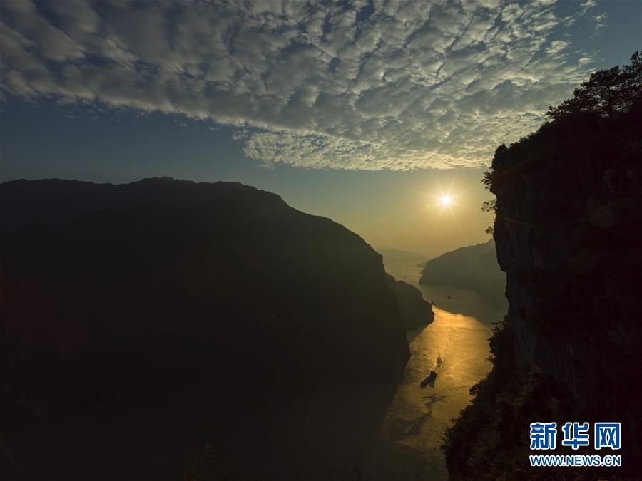 （百城百縣百企調(diào)研行&middot;圖文互動）（5）建設(shè)長江綠色走廊再譜新章&mdash;&mdash;長江三峽集團(tuán)發(fā)展紀(jì)實