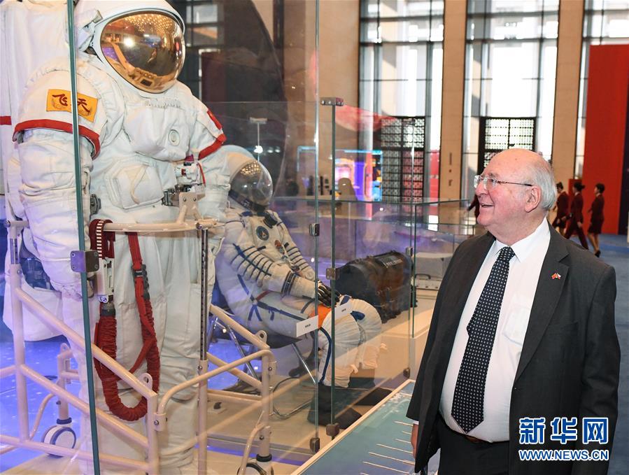 （文化）（2）&ldquo;偉大的變革&mdash;&mdash;慶祝改革開放40周年大型展覽&rdquo; 迎來外賓專場(chǎng)