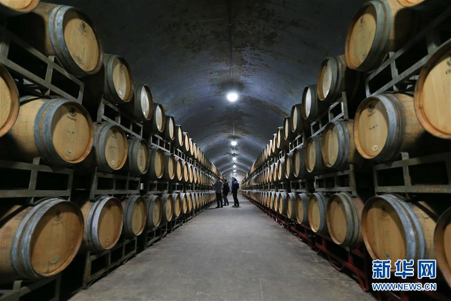 （百城百縣百企調(diào)研行&middot;圖文互動）（7）&ldquo;藍鯨1號&rdquo;從這里駛出&mdash;&mdash;山東煙臺崛起制造業(yè)高地