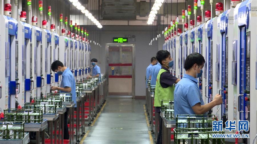 （慶祝改革開放40周年基層行&middot;鄉(xiāng)鎮(zhèn)篇&middot;圖文互動）（2）東莞長安鎮(zhèn)：田塘里&ldquo;飛&rdquo;出的智能&ldquo;機&rdquo;地 