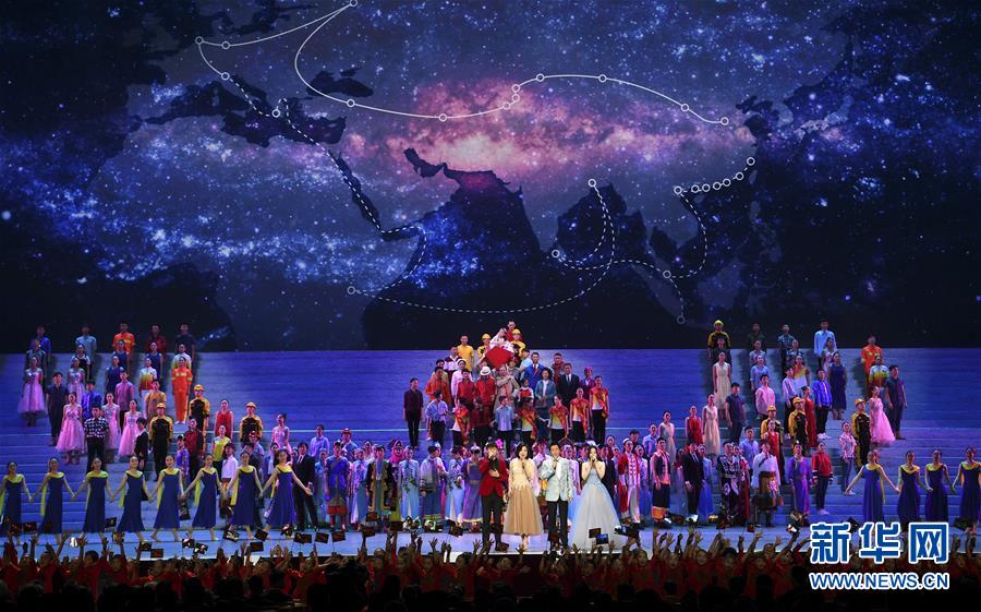 (時政)(11)慶祝改革開放40周年文藝晚會《我們的四十年》舉行