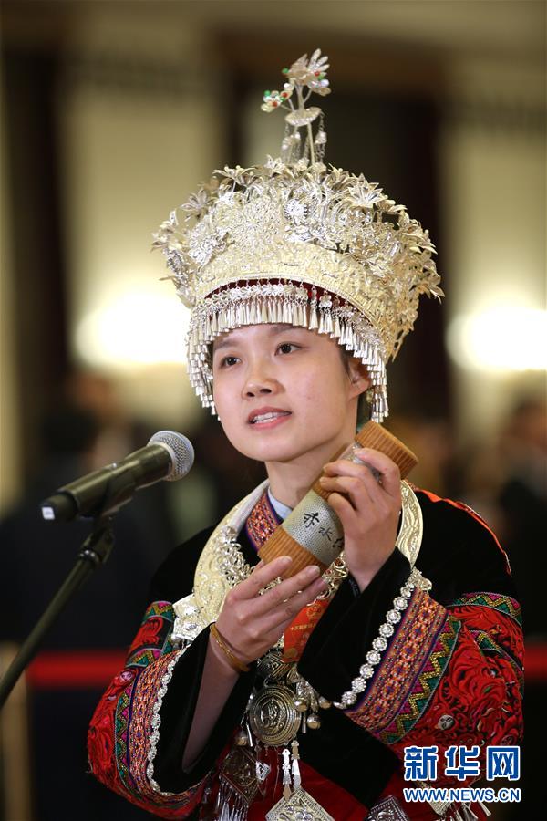 （兩會(huì)&middot;人大開幕）（8）全國人大代表接受采訪