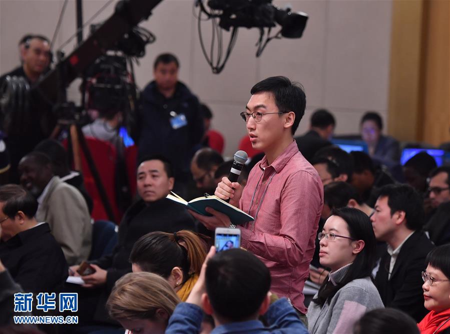 （兩會(huì)&middot;XHDW）（3）農(nóng)業(yè)部部長(zhǎng)韓長(zhǎng)賦等就&ldquo;實(shí)施鄉(xiāng)村振興戰(zhàn)略 推動(dòng)農(nóng)業(yè)轉(zhuǎn)型升級(jí)&rdquo;答記者問(wèn)