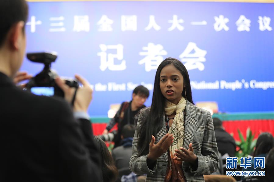 （兩會(huì)&middot;新華網(wǎng)）（4）外交部部長(zhǎng)王毅答記者問(wèn)