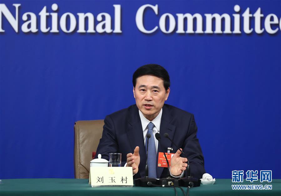 （兩會&middot;XHDW）（9）政協(xié)委員談提高保障和改善民生水平