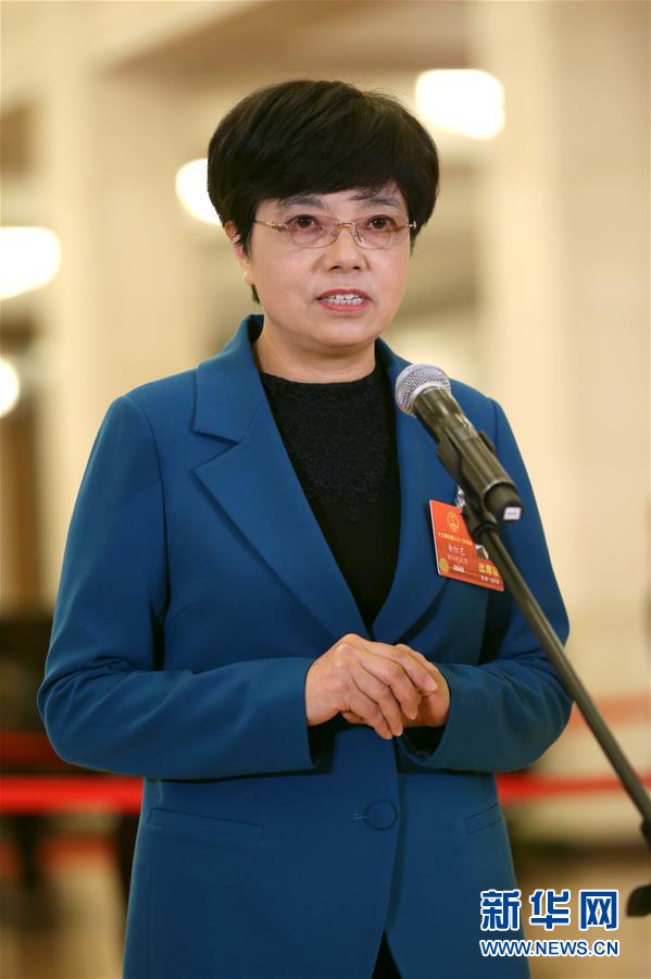 （兩會(huì)&middot;XHDW）（1）全國人大代表接受采訪
