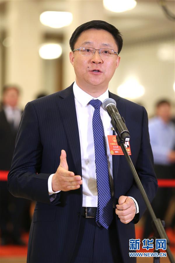 （兩會(huì)&middot;XHDW）（11）全國人大代表接受采訪