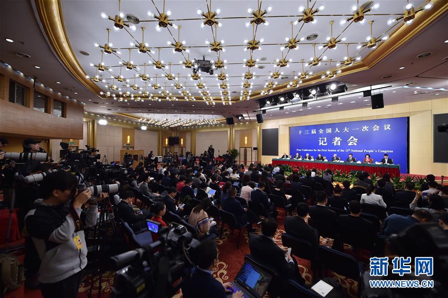 （兩會&middot;XHDW）（2）全國人大相關負責人就&ldquo;人大立法工作&rdquo;答記者問